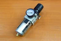 Regulátor tlaku vzduchu s odkalovačem - odlučovačem 