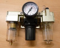Regulátor tlaku vzduchu 1/4" G s odkalovačem - odlučovačem a přimazávačem ZC2000-02